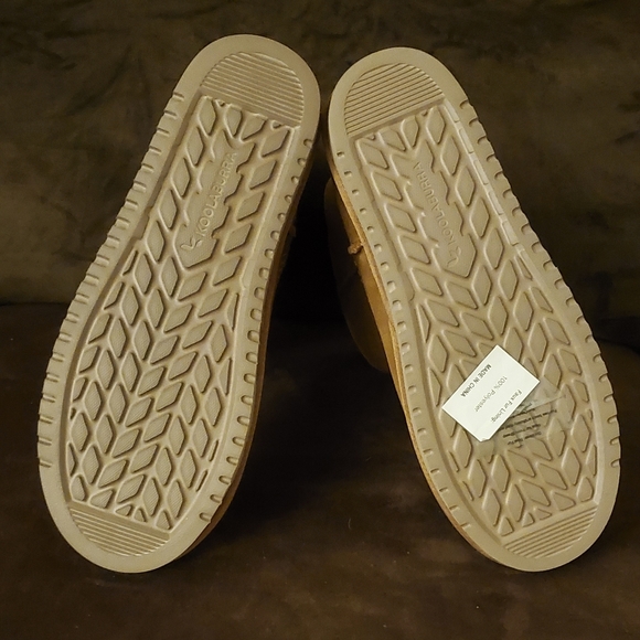 NWT UGG Short Boot - Picture 5 of 6